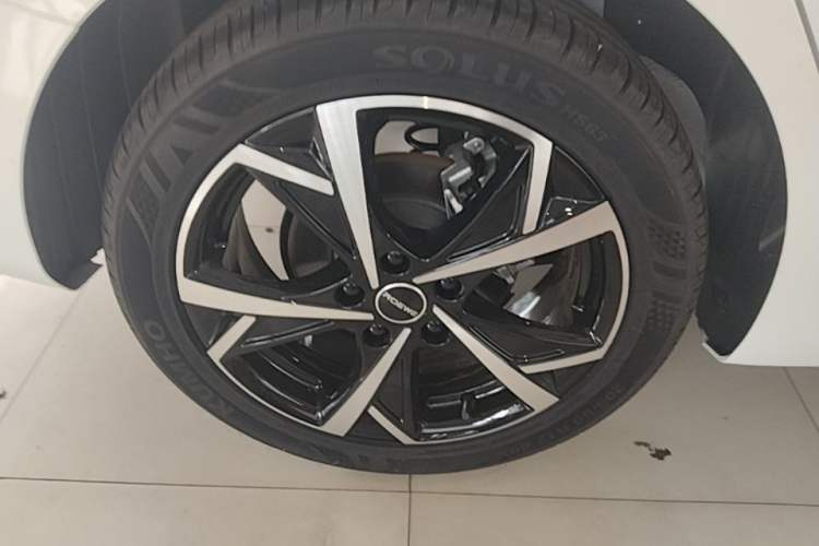 Used Roewe i5 2023 1.5L CVT Luxury Edition Exterior 5