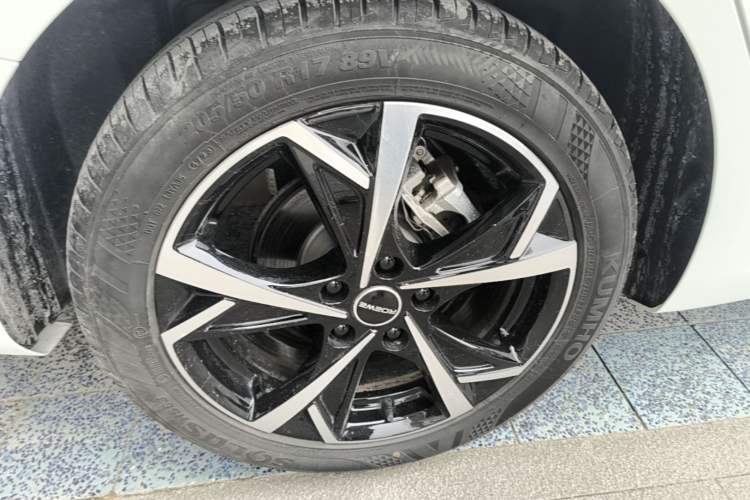 Used Roewe i5 2023 1.5L CVT Luxury Edition Exterior 5