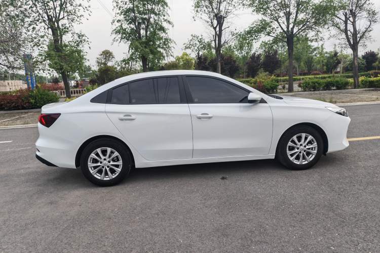 Used Roewe i5 2023 1.5L Manual Comfort Edition Exterior 5