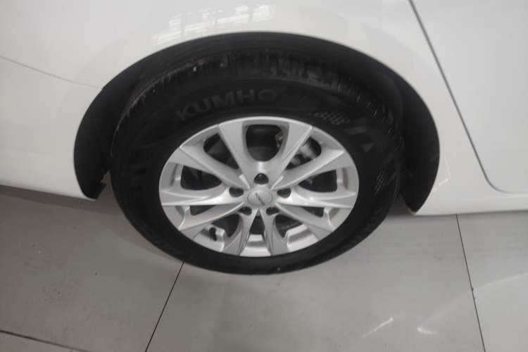 Used Roewe i5 2023 1.5L CVT Luxury Edition Exterior 5