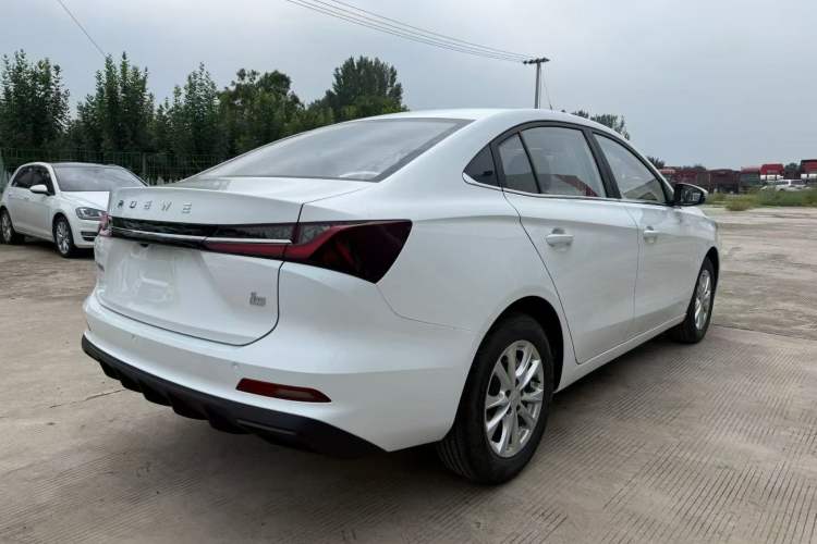 Used Roewe i5 2023 1.5L CVT Luxury Edition Exterior 5