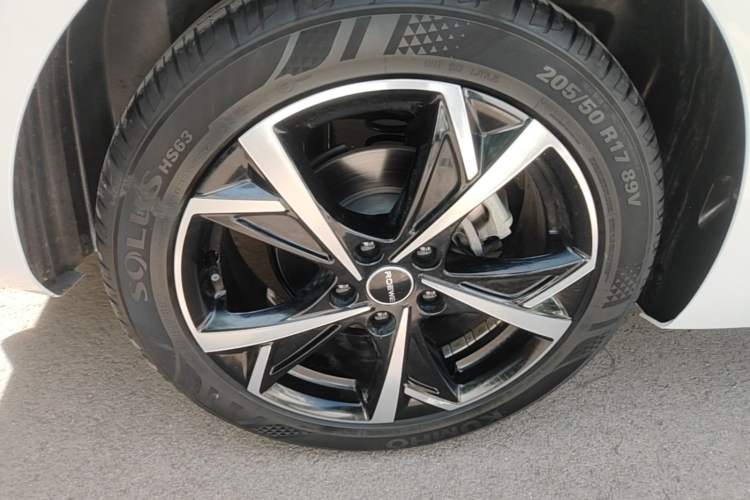 Used Roewe i5 2023 1.5L CVT Luxury Edition Exterior 5