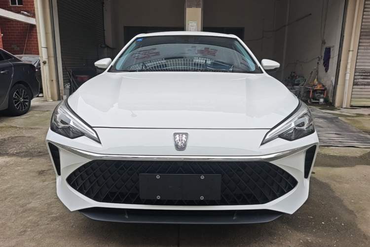 Used Roewe i5 2023 1.5L Manual Comfort Edition Front