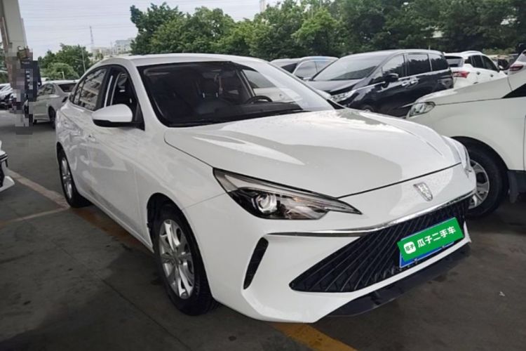 Used Roewe i5 2023 1.5L CVT Luxury Edition Front Right 45 Deg