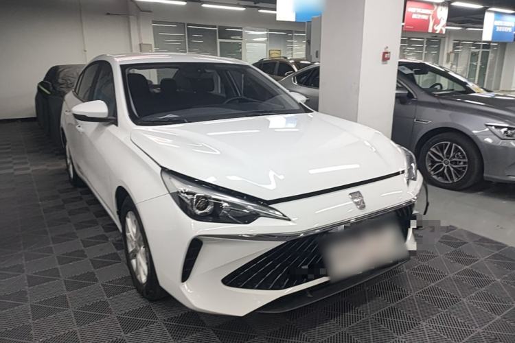 Used Roewe i5 2023 1.5L Manual Comfort Edition Front Right 45 Deg