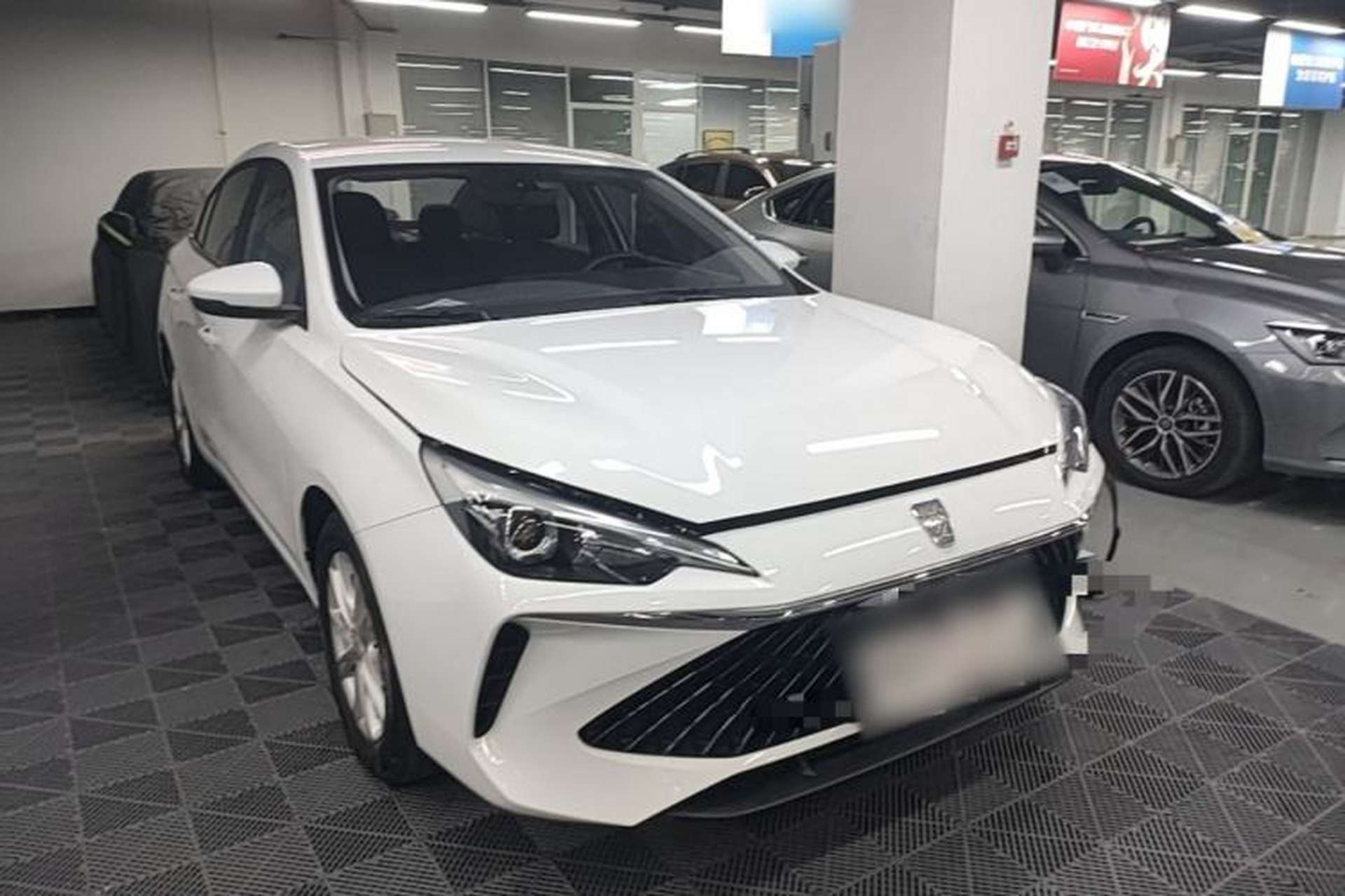 Used Roewe i5 2023 1.5L Manual Comfort Edition Front Right 45 Deg