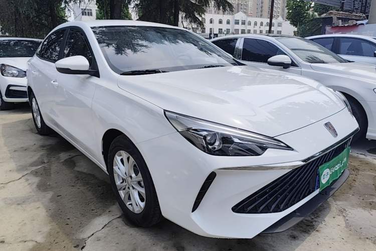 Used Roewe i5 2023 1.5L Manual Comfort Edition Front Right 45 Deg