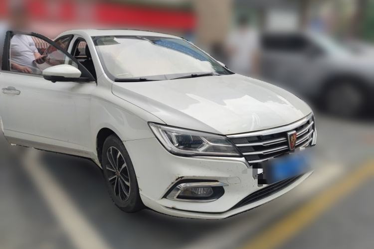 Used Roewe i5 2023 1.5L CVT Luxury Edition Front Right 45 Deg