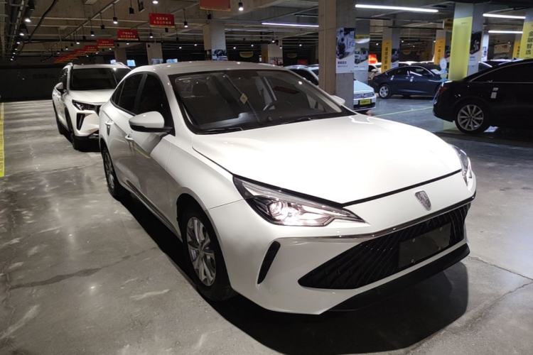 Used Roewe i5 2023 1.5L Manual Comfort Edition Front Right 45 Deg