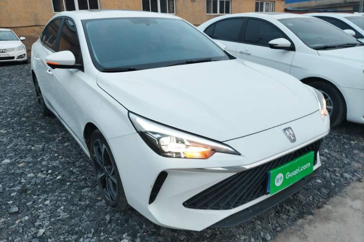 Used Roewe i5 2023 1.5L CVT Luxury Edition Front Right 45 Deg