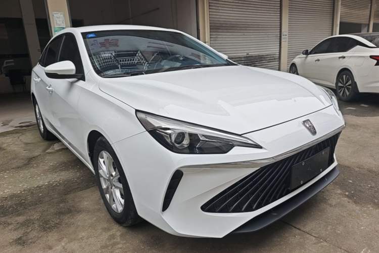 Used Roewe i5 2023 1.5L Manual Comfort Edition Front Right 45 Deg
