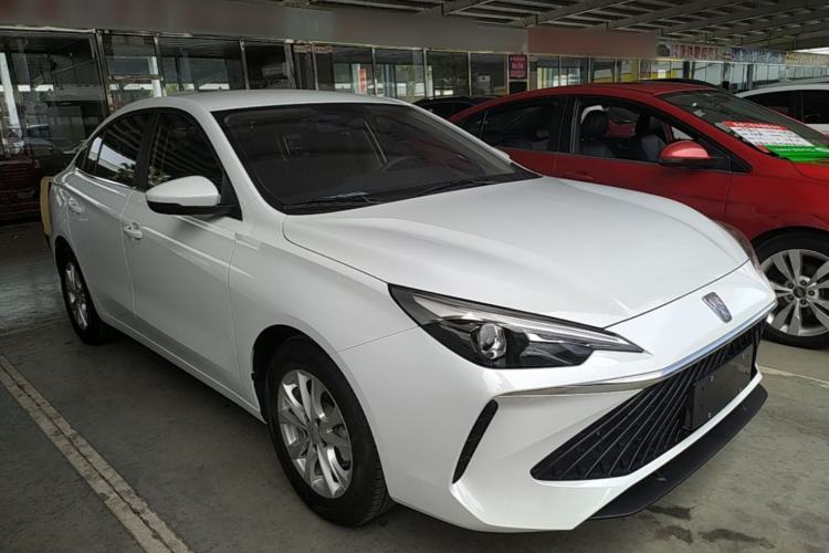 Used Roewe i5 2023 1.5L Manual Comfort Edition Front Right 45 Deg