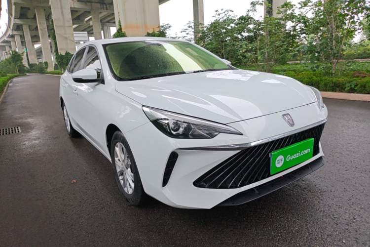 Used Roewe i5 2023 1.5L CVT Luxury Edition Front Right 45 Deg