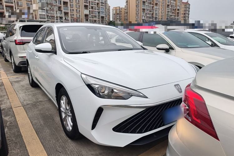 Used Roewe i5 2023 1.5L CVT Luxury Edition Front Right 45 Deg