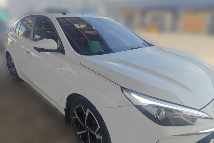 Used Roewe i5 2023 1.5L CVT Luxury Edition Front Right 45 Deg
