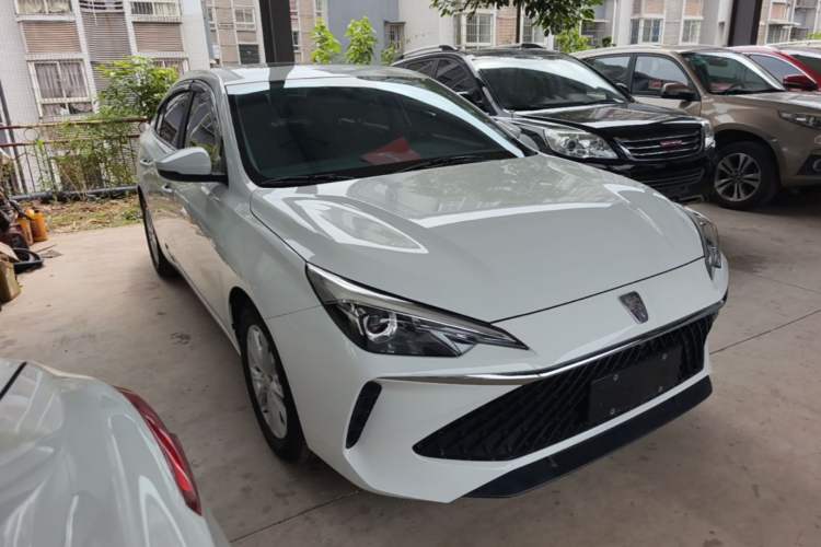 Used Roewe i5 2023 1.5L CVT Luxury Edition Front Right 45 Deg