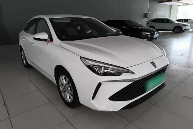 Used Roewe i5 2023 1.5L CVT Luxury Edition Front Right 45 Deg