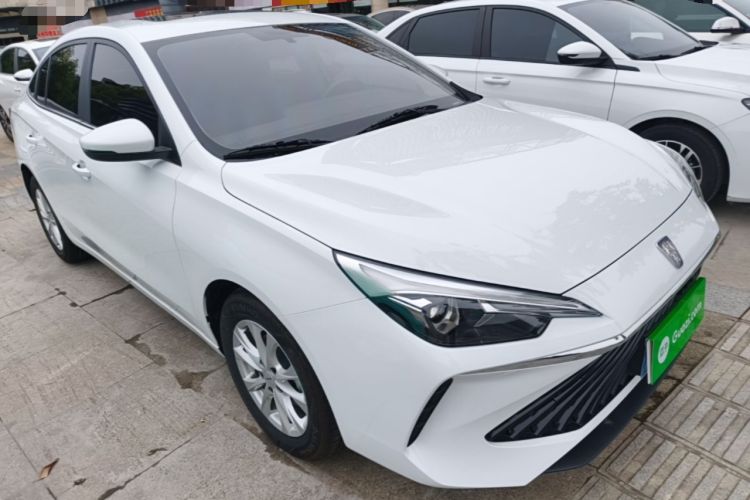 Used Roewe i5 2023 1.5L CVT Luxury Edition Front Right 45 Deg