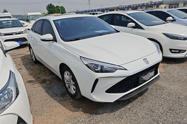 Used Roewe i5 2023 1.5L CVT Luxury Edition Front Right 45 Deg