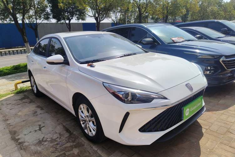 Used Roewe i5 2023 1.5L CVT Luxury Edition Front Right 45 Deg