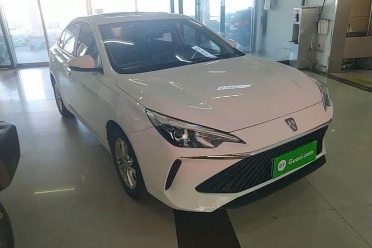 Used Roewe i5 2023 1.5L CVT Luxury Edition Front Right 45 Deg