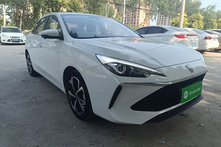 Used Roewe i5 2023 1.5L CVT Luxury Edition Front Right 45 Deg