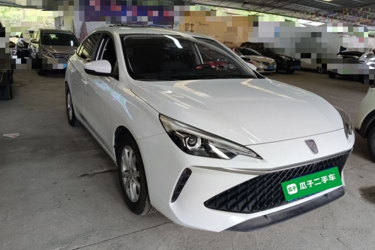 Used Roewe i5 2023 1.5L CVT Luxury Edition Front Right 45 Deg