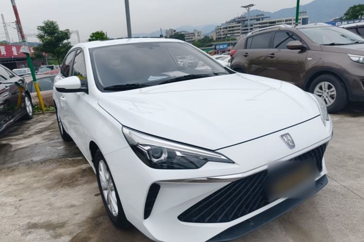 Used Roewe i5 2023 1.5L CVT Luxury Edition Front Right 45 Deg