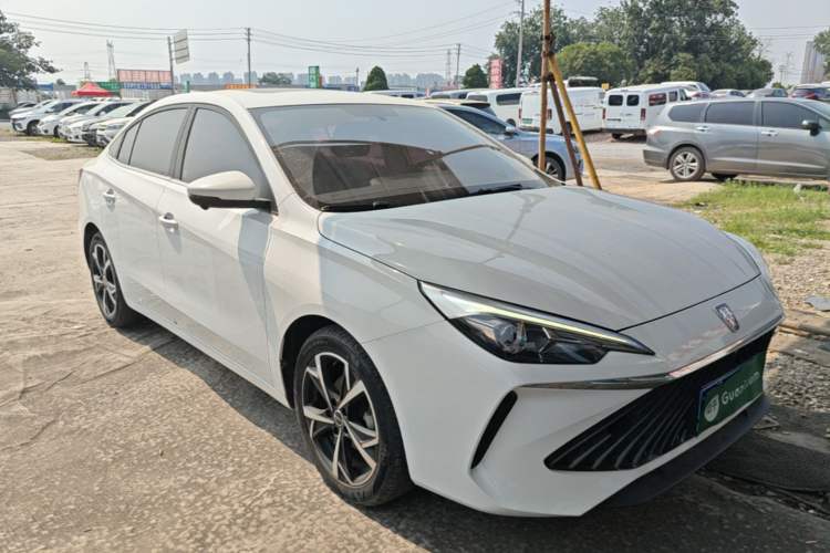 Used Roewe i5 2023 1.5L CVT Luxury Edition Front Right 45 Deg