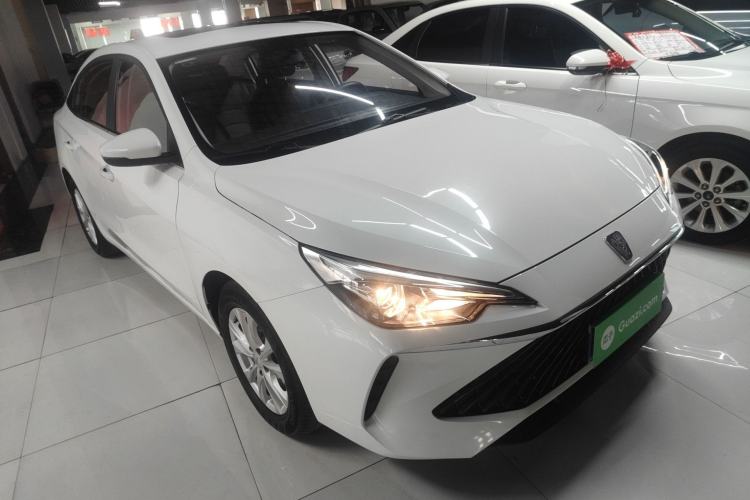 Used Roewe i5 2023 1.5L CVT Luxury Edition Front Right 45 Deg