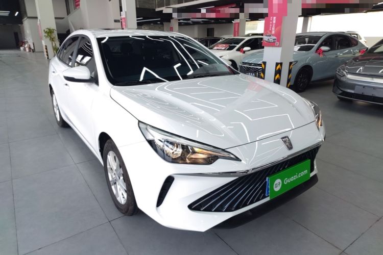 Used Roewe i5 2023 1.5L CVT Luxury Edition Front Right 45 Deg