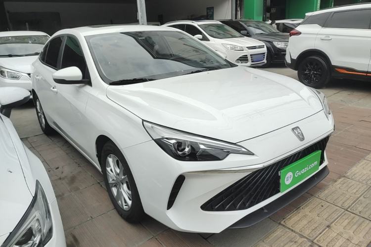 Used Roewe i5 2023 1.5L CVT Luxury Edition Front Right 45 Deg