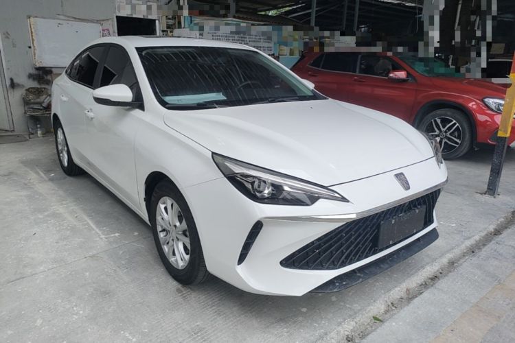 Used Roewe i5 2023 1.5L CVT Luxury Edition Front Right 45 Deg