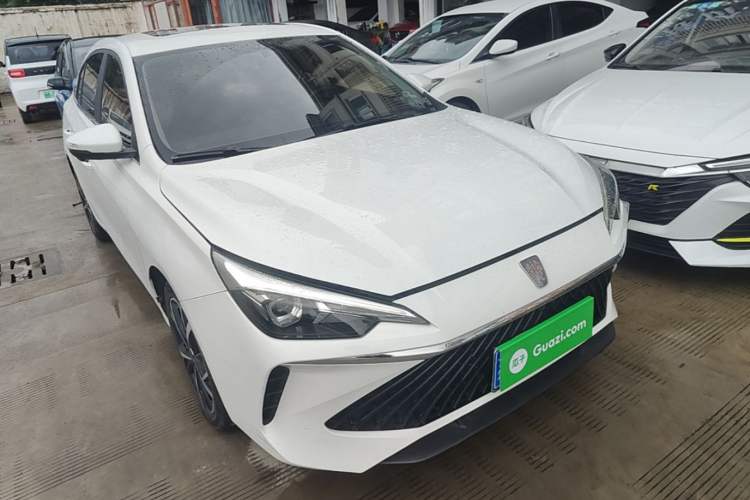 Used Roewe i5 2023 1.5L CVT Luxury Edition Front Right 45 Deg