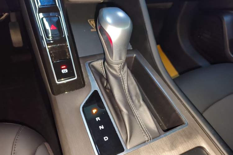 Used Roewe i5 2023 1.5L CVT Luxury Edition Gear Lever