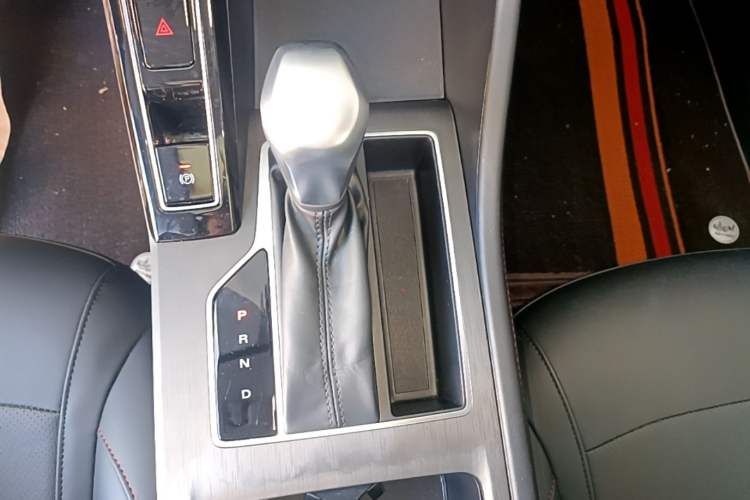 Used Roewe i5 2023 1.5L CVT Luxury Edition Gear Lever