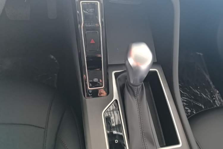 Used Roewe i5 2023 1.5L CVT Luxury Edition Gear Lever