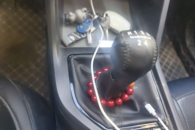 Used Roewe i5 2023 1.5L Manual Comfort Edition Gear Lever