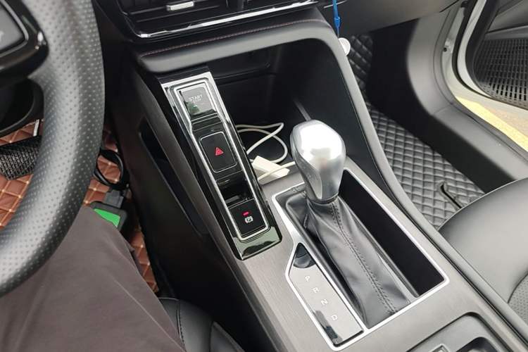 Used Roewe i5 2023 1.5L CVT Luxury Edition Gear Lever