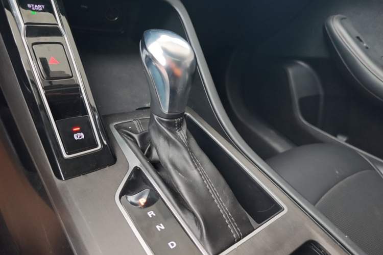 Used Roewe i5 2023 1.5L CVT Luxury Edition Gear Lever