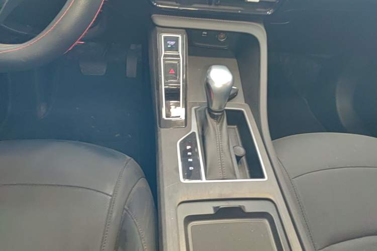 Used Roewe i5 2023 1.5L CVT Luxury Edition Gear Lever