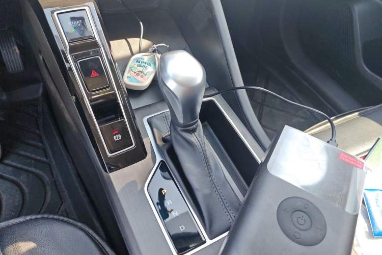 Used Roewe i5 2023 1.5L CVT Luxury Edition Gear Lever