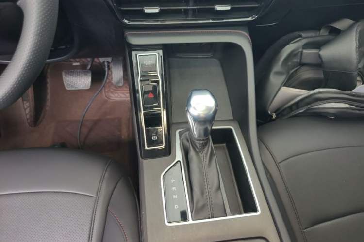Used Roewe i5 2023 1.5L CVT Luxury Edition Gear Lever