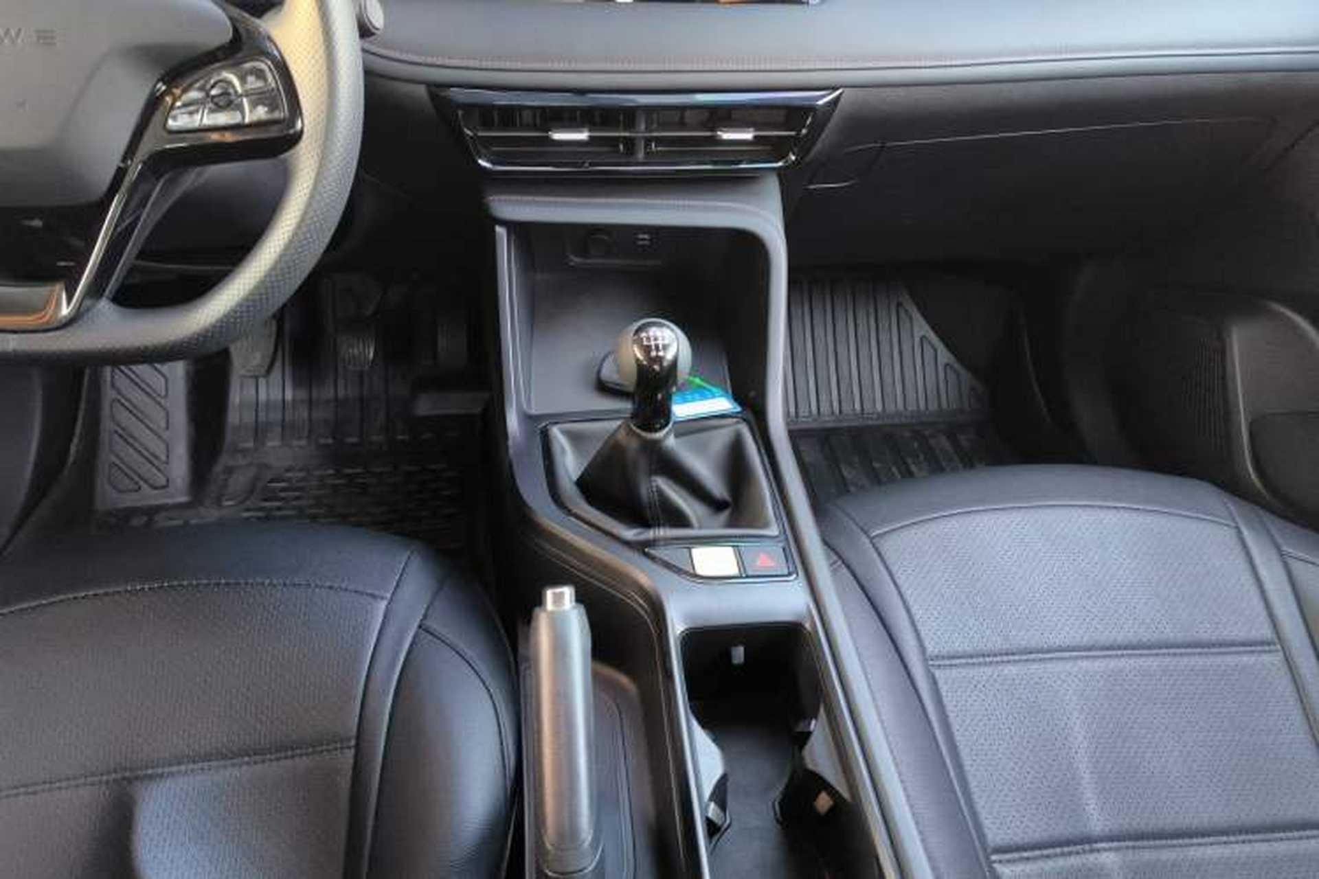 Used Roewe i5 2023 1.5L Manual Comfort Edition Gear Lever