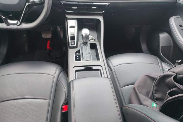 Used Roewe i5 2023 1.5L CVT Luxury Edition Gear Lever