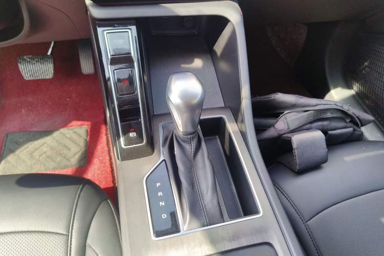 Used Roewe i5 2023 1.5L CVT Luxury Edition Gear Lever