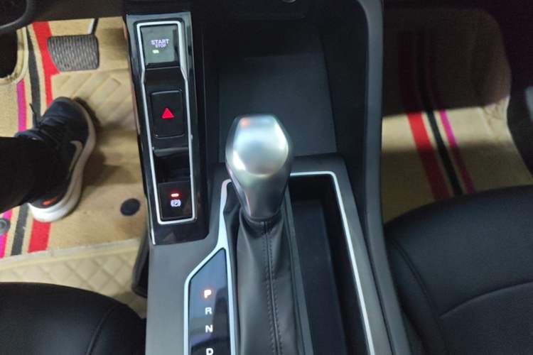 Used Roewe i5 2023 1.5L CVT Luxury Edition Gear Lever