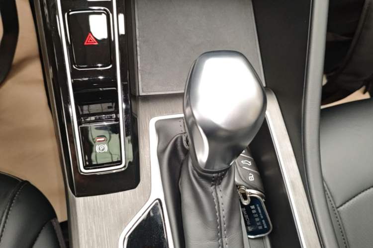 Used Roewe i5 2023 1.5L CVT Luxury Edition Gear Lever