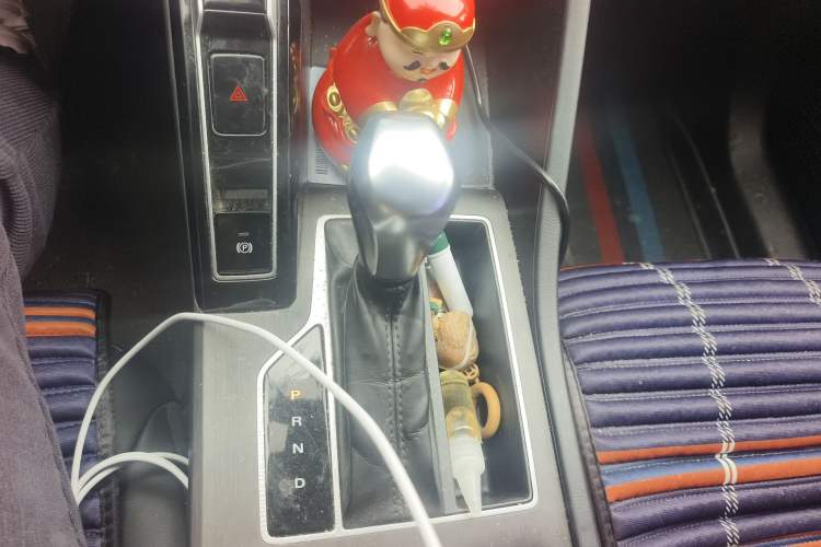 Used Roewe i5 2023 1.5L CVT Luxury Edition Gear Lever