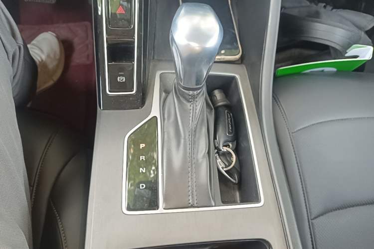 Used Roewe i5 2023 1.5L CVT Luxury Edition Gear Lever